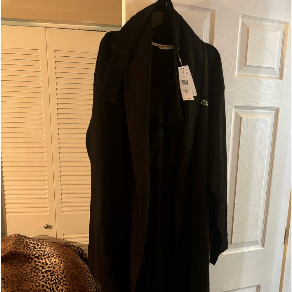 MALE BLACK LACOSTE ROBE.